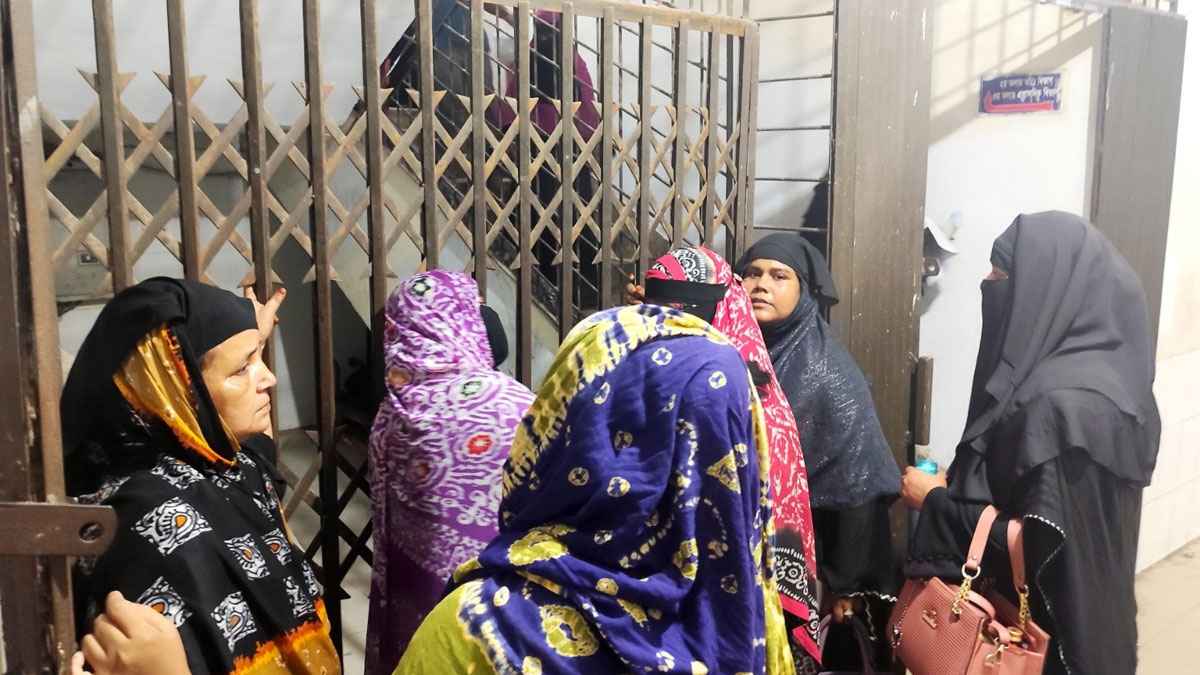 চাঁদপুরে ডকইয়ার্ডে বিদ্যুৎস্পৃষ্টে শ্রমিকের মৃত্যু