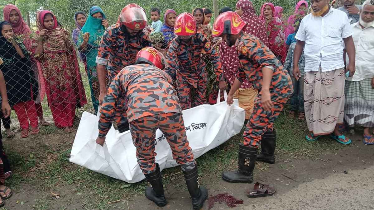 নাচোলে সড়কে ত্রিমুখী সংঘর্ষ, ২ মোটরসাইকেল আরোহী নিহত
