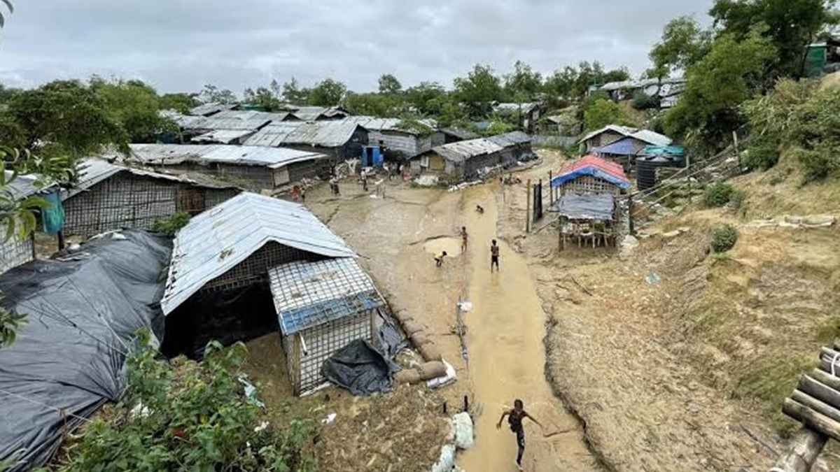 আধিপত্যের দ্বন্দ্বে ক্যাম্পে ফের সহিংসতা, রোহিঙ্গা তরুণ গুলিবিদ্ধ