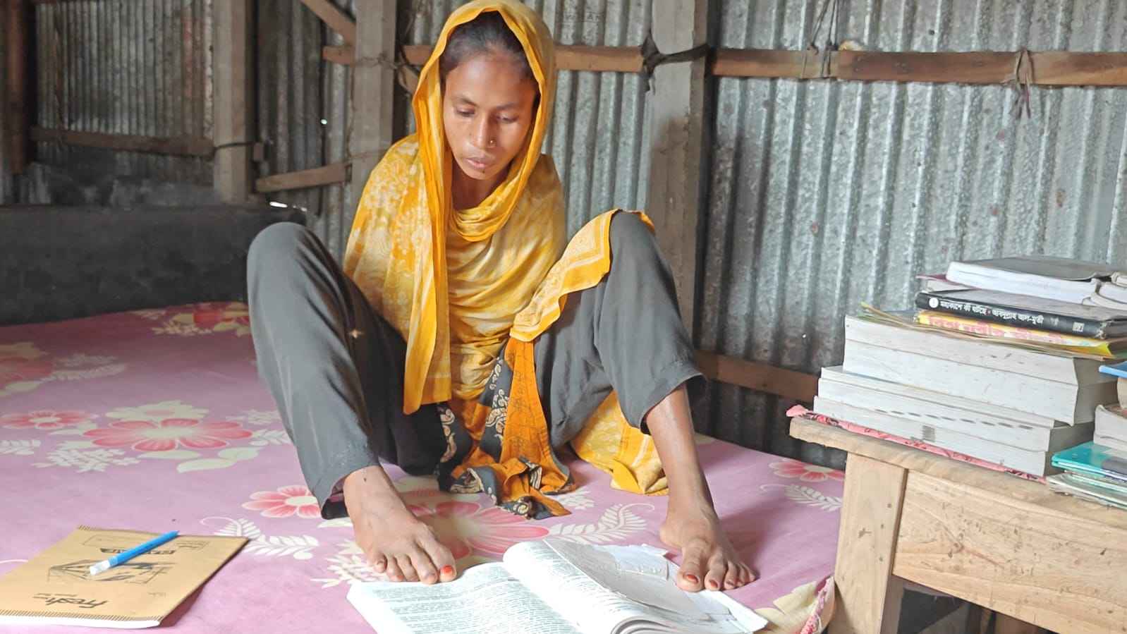 পা দিয়েই ভাগ্য গড়ার স্বপ্ন আয়শার