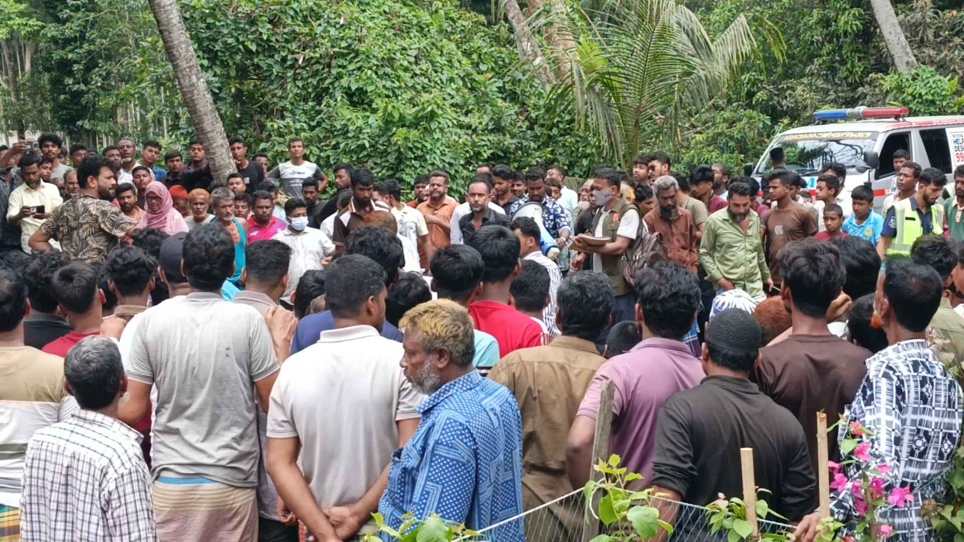 লক্ষ্মীপুরে দাফনের ১৪ মাস পর কৃষকদল নেতার মরদেহ উত্তোলন