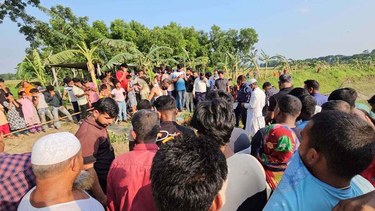 ​ফরিদপুরে মাটিচাপা দেওয়া অবস্থায় মা ও মেয়ের অর্ধগলিত মরদেহ উদ্ধার