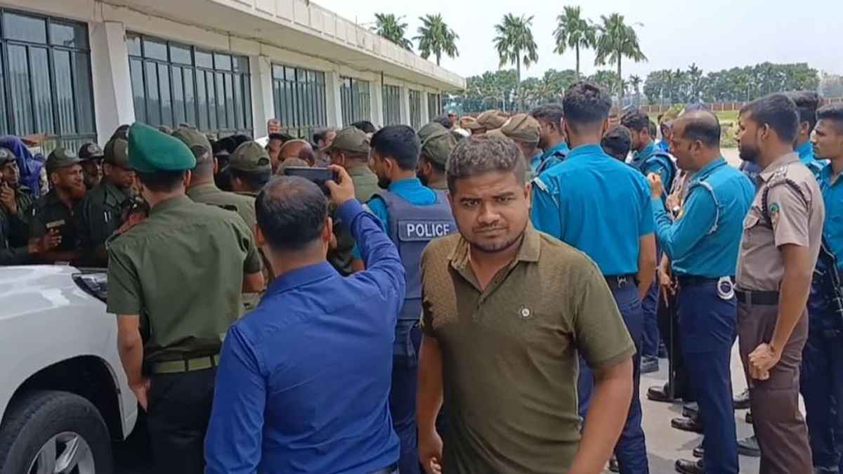 ধান গবেষণা ইনস্টিটিউটের ডিজি নিয়োগ নিয়ে ২ পক্ষের বিক্ষোভ
