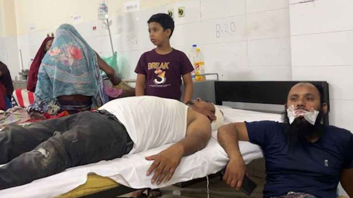 পাওনা টাকা চাওয়া নিয়ে সংঘর্ষ, ইউপি সদস্যসহ আহত ১৩