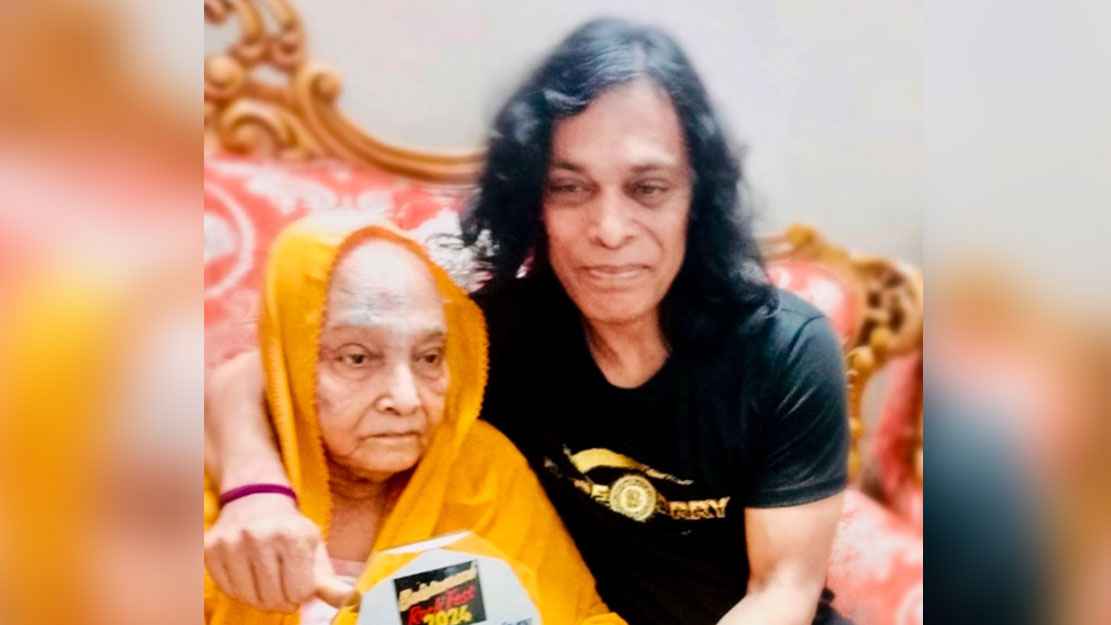 ব্যান্ড তারকা হাসানের মা মারা গেছেন 