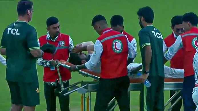 মাথায় মারাত্মক আঘাত, স্ট্রেচারে মাঠ ছাড়লেন হাসান আলি