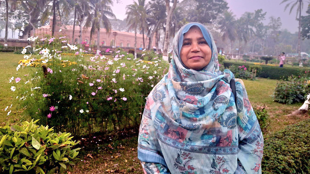 গৌরনদী উপজেলার শ্রেষ্ঠ শিক্ষক নির্বাচিত হলেন হুসনে আরা