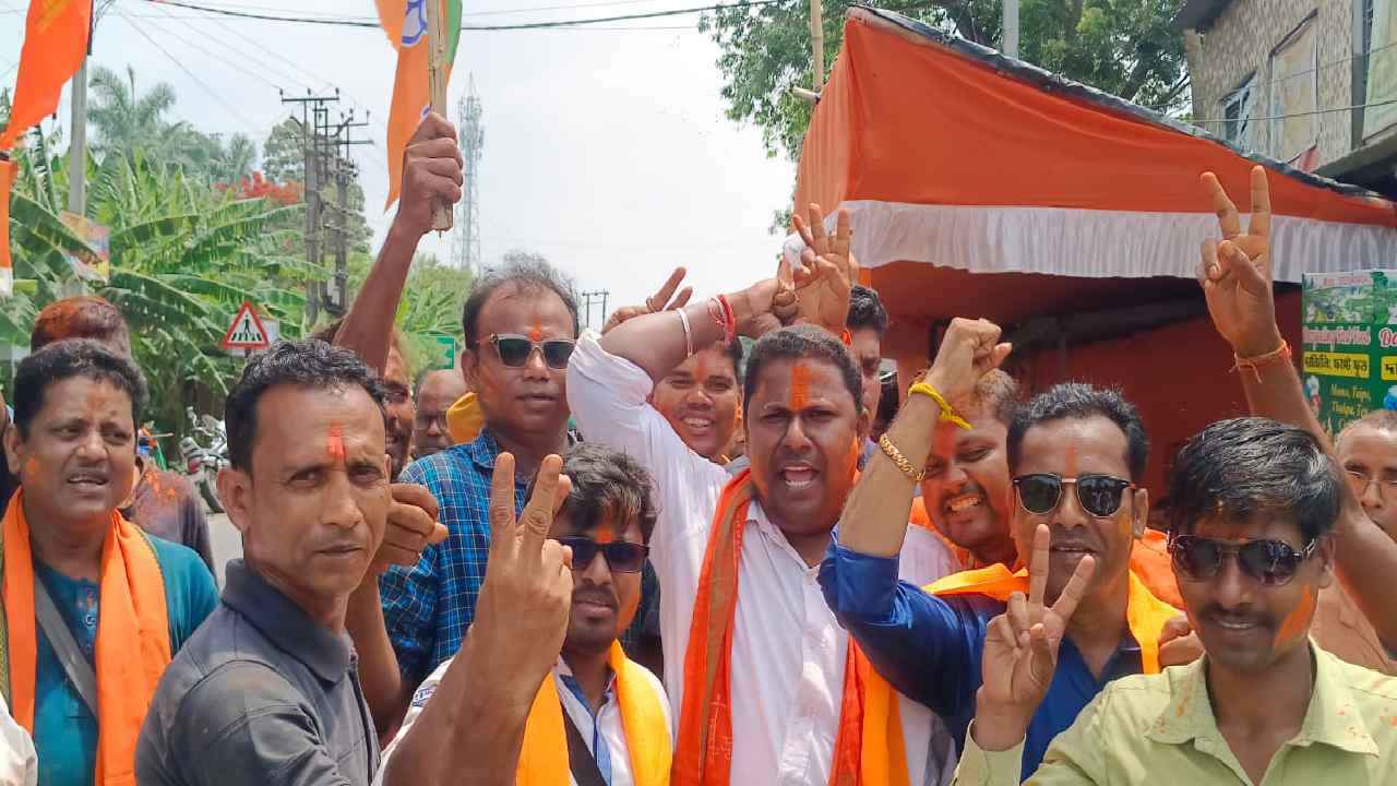 পশ্চিমবঙ্গের স্থগিত আসনে পুনঃনির্বাচনে বিপুল ভোটে এগিয়ে বিজেপি
