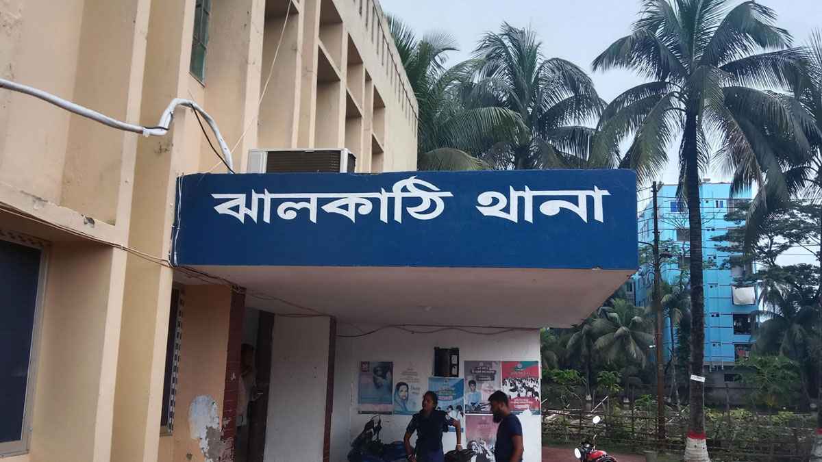 ঝালকাঠিতে অষ্টম শ্রেণির ছাত্রীর ঝুলন্ত মরদেহ উদ্ধার