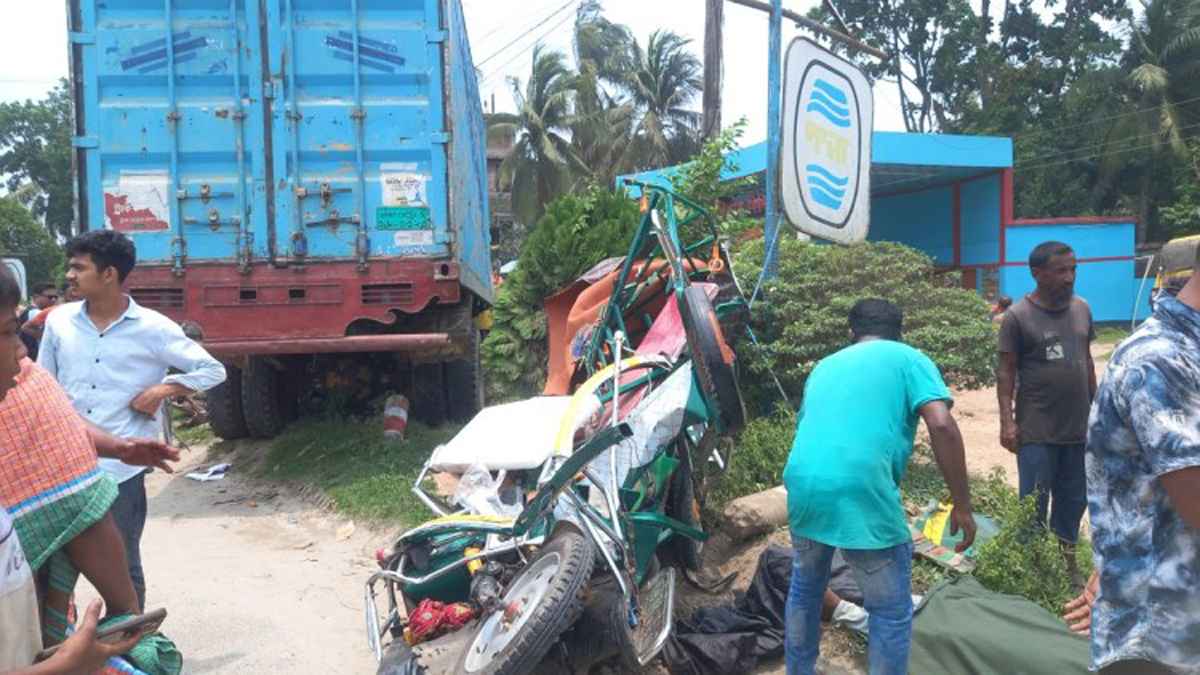 যশোরে ত্রিমুখী সংঘর্ষে নিহত ৩