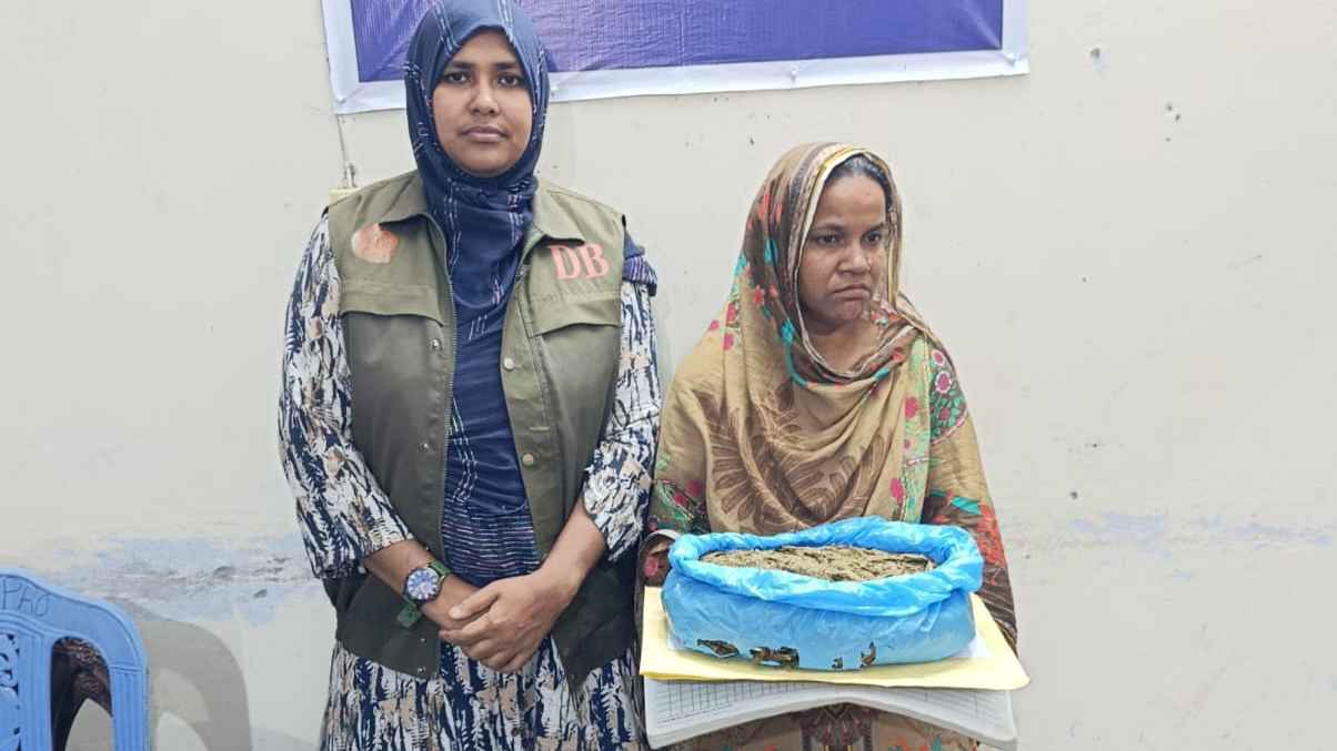 ঝালকাঠিতে ১ কেজি গাঁজাসহ নারী গ্রেফতার