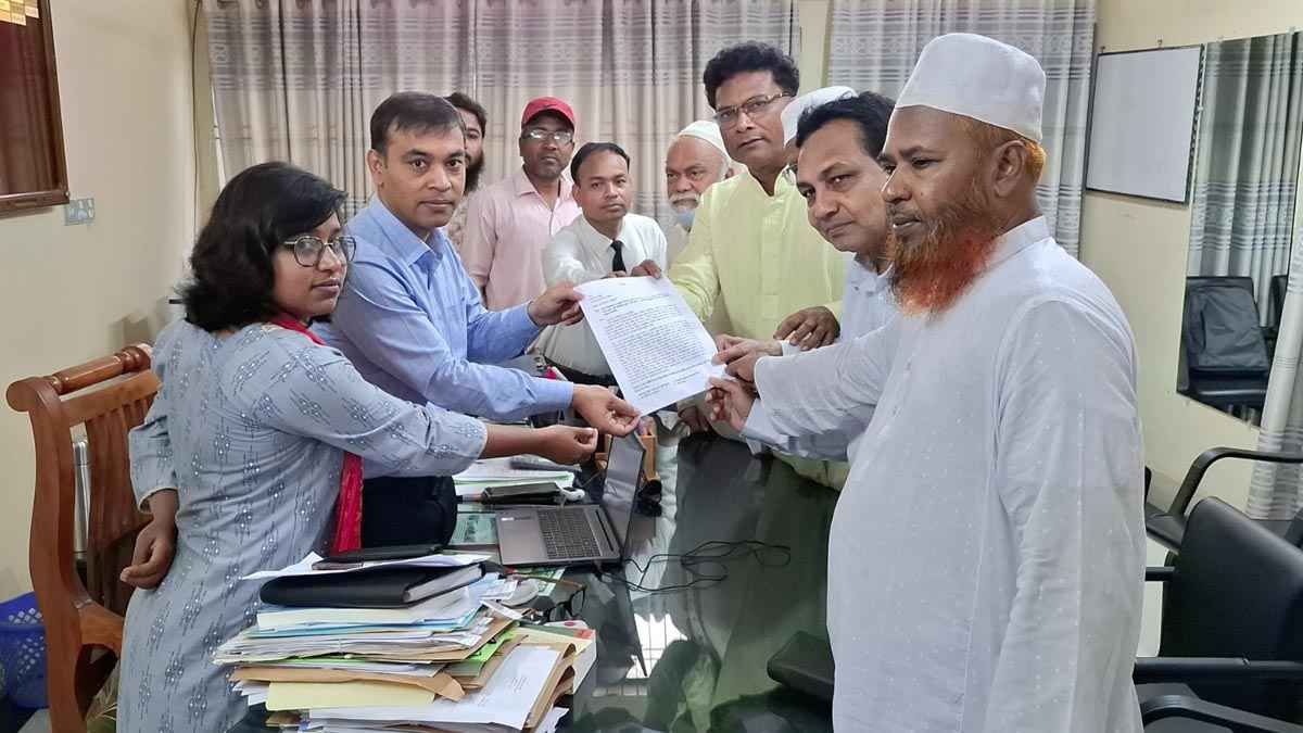 দ্বিতীয় পদ্মা সেতু নির্মাণসহ পাঁচ দাবিতে প্রধানমন্ত্রী বরাবর স্মারকলিপ