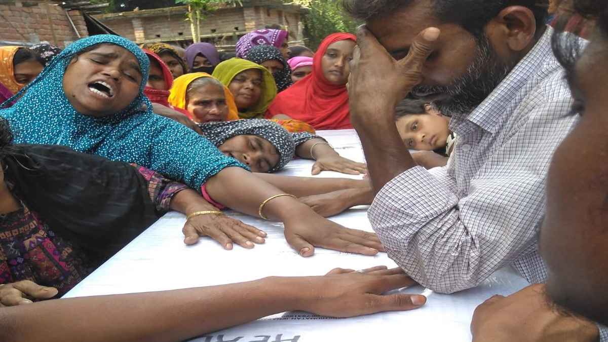 মালয়েশিয়ায় খুন হওয়া সেই যুবকের লাশ ফিরল দেশে, বাড়িতে শোক