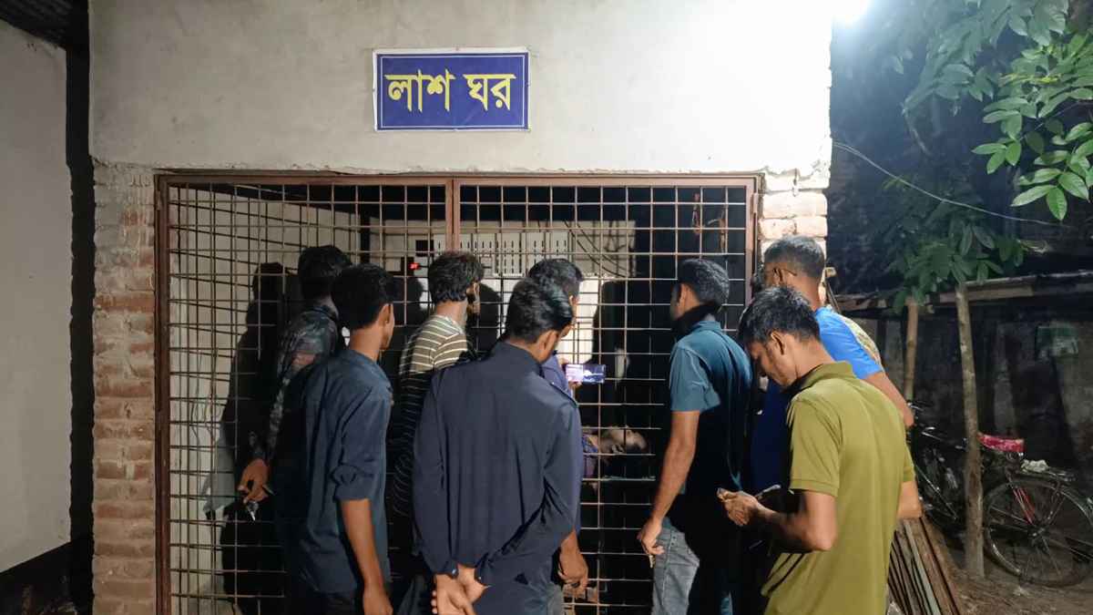 মোটরসাইকেল চুরি করে পালানোর সময় সড়ক দুর্ঘটনায় যুবক নিহত