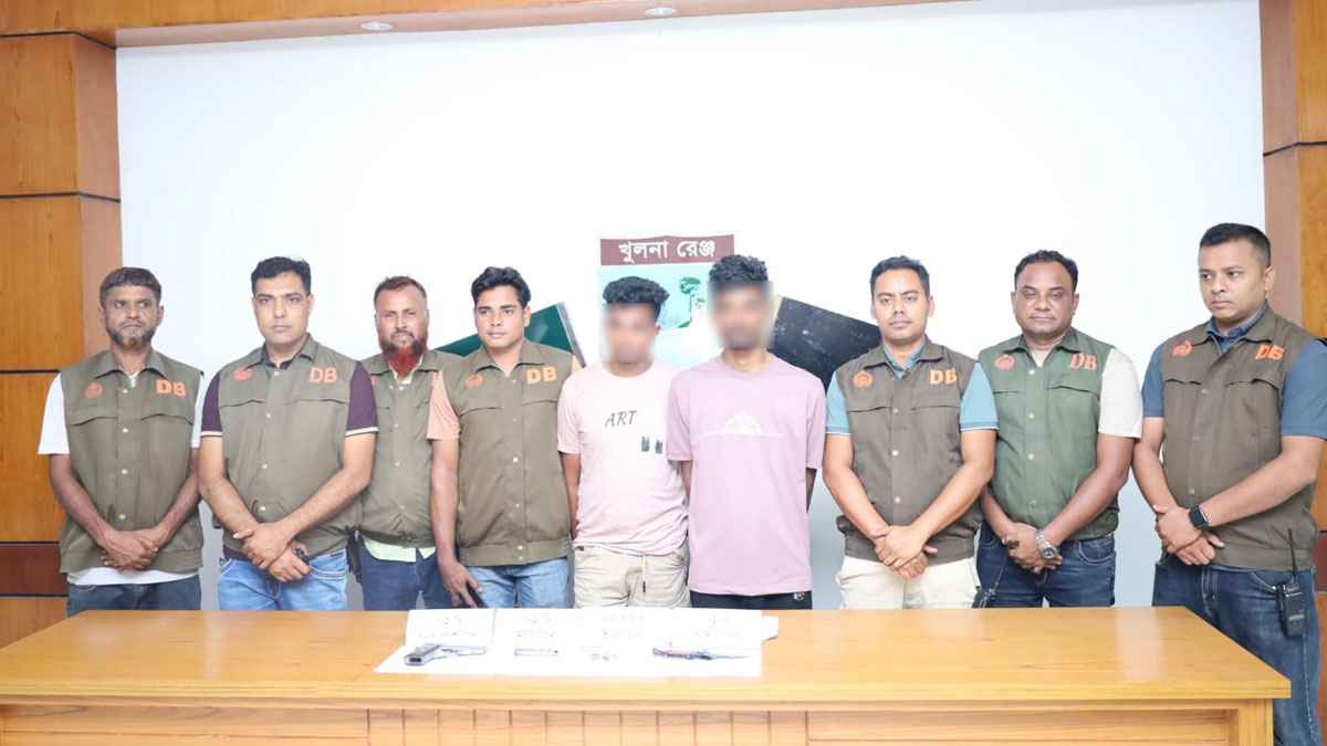 যশোরে বিদেশি পিস্তল ও গুলিসহ শীর্ষ সন্ত্রাসী অনি আটক