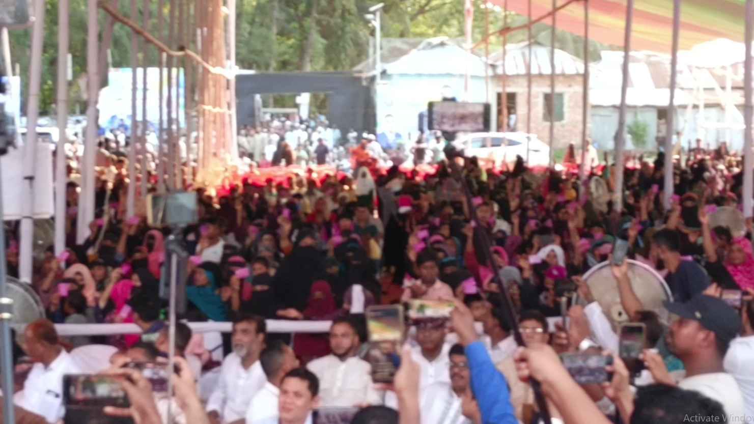 লক্ষ্মীপুরে ১২৫১ পরিবার পেল ফ্যামিলি কার্ড