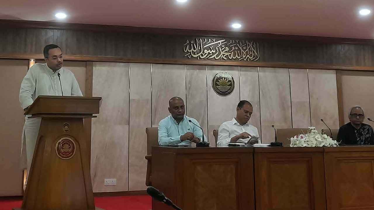 ট্রেনে নারীদের জন্য প্রধানমন্ত্রীর নির্দেশে আলাদা বগি: মাহাদী আমিন