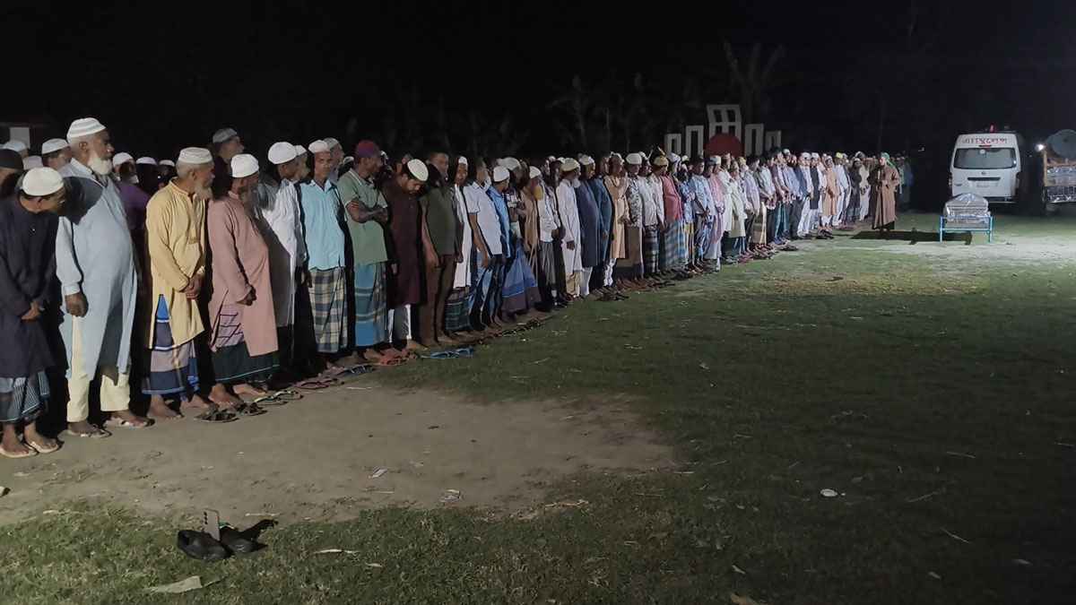পারিবারিক কবরস্থানে চিরনিদ্রায় শায়িত লিমন