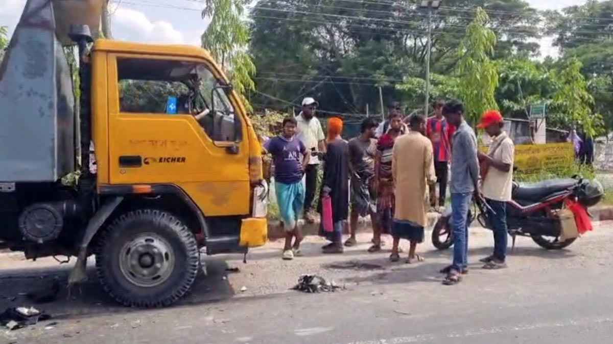 মাদারীপুরে ট্রাকচাপায় মোটরসাইকেল আরোহী নিহত