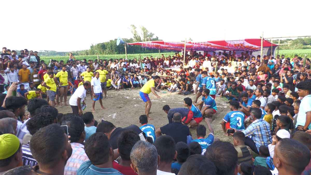 বিলপদ্মার চরে ঐতিহ্যবাহী কাবাডি, মিলনমেলায় মাতল হাজারো দর্শক