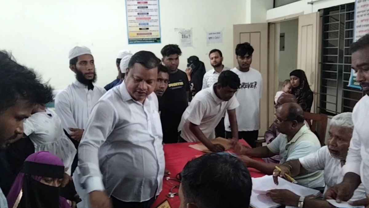 মাদারীপুরে নিয়ন্ত্রণ হারিয়ে মোটরসাইকেলের চালক নিহত