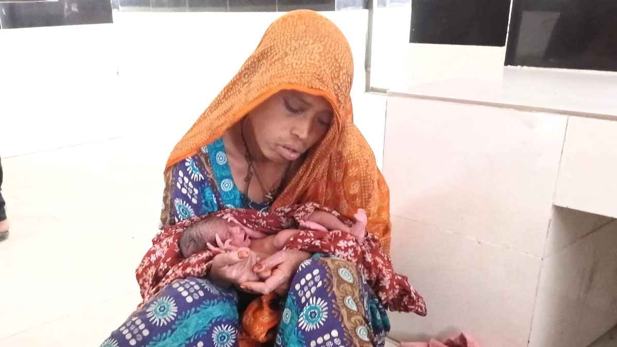 রাস্তায় জন্ম নিল ফুটফুটে শিশু, বাঁচাল প্রশাসন