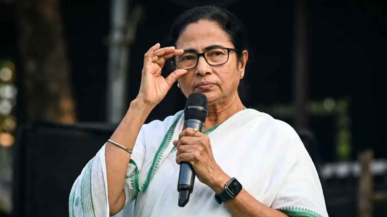 ভেঙে দেওয়া হলো পশ্চিমবঙ্গের বিধানসভা, মমতার ১৫ বছরের শাসনের অবসান