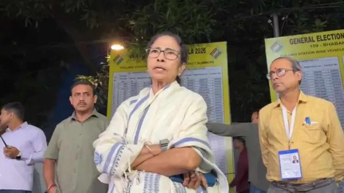 ভোট কারচুপির অভিযোগ মমতার, তৃণমূল-বিজেপির পাল্টাপাল্টি বিক্ষোভ