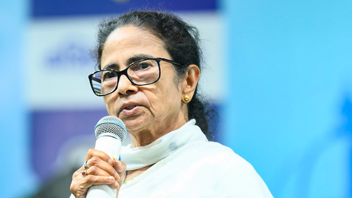 হিন্দু ধর্মকে ‘নোংরা’ বলার দায়ে মমতার বিরুদ্ধে মামলা