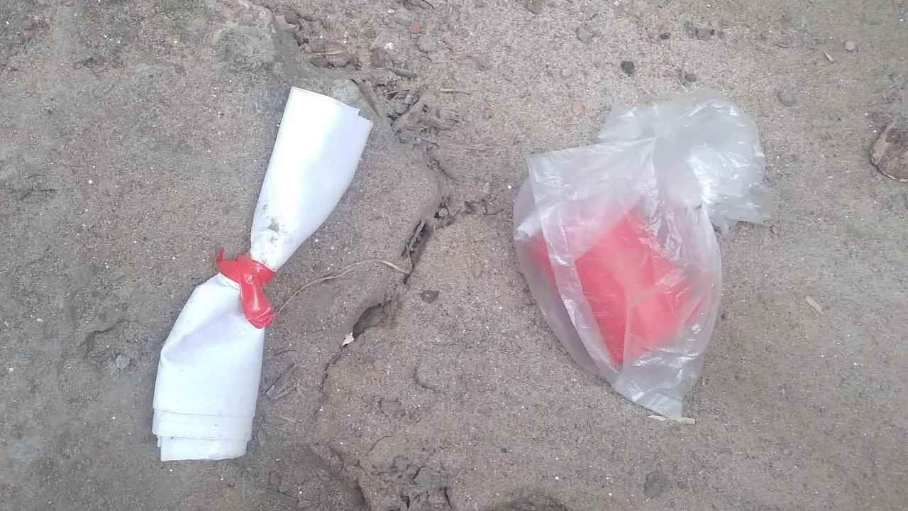 মেহেরপুরে বোমা সদৃশ বস্তু, হুমকি চিরকুট ও সাদা কাপড় উদ্ধার