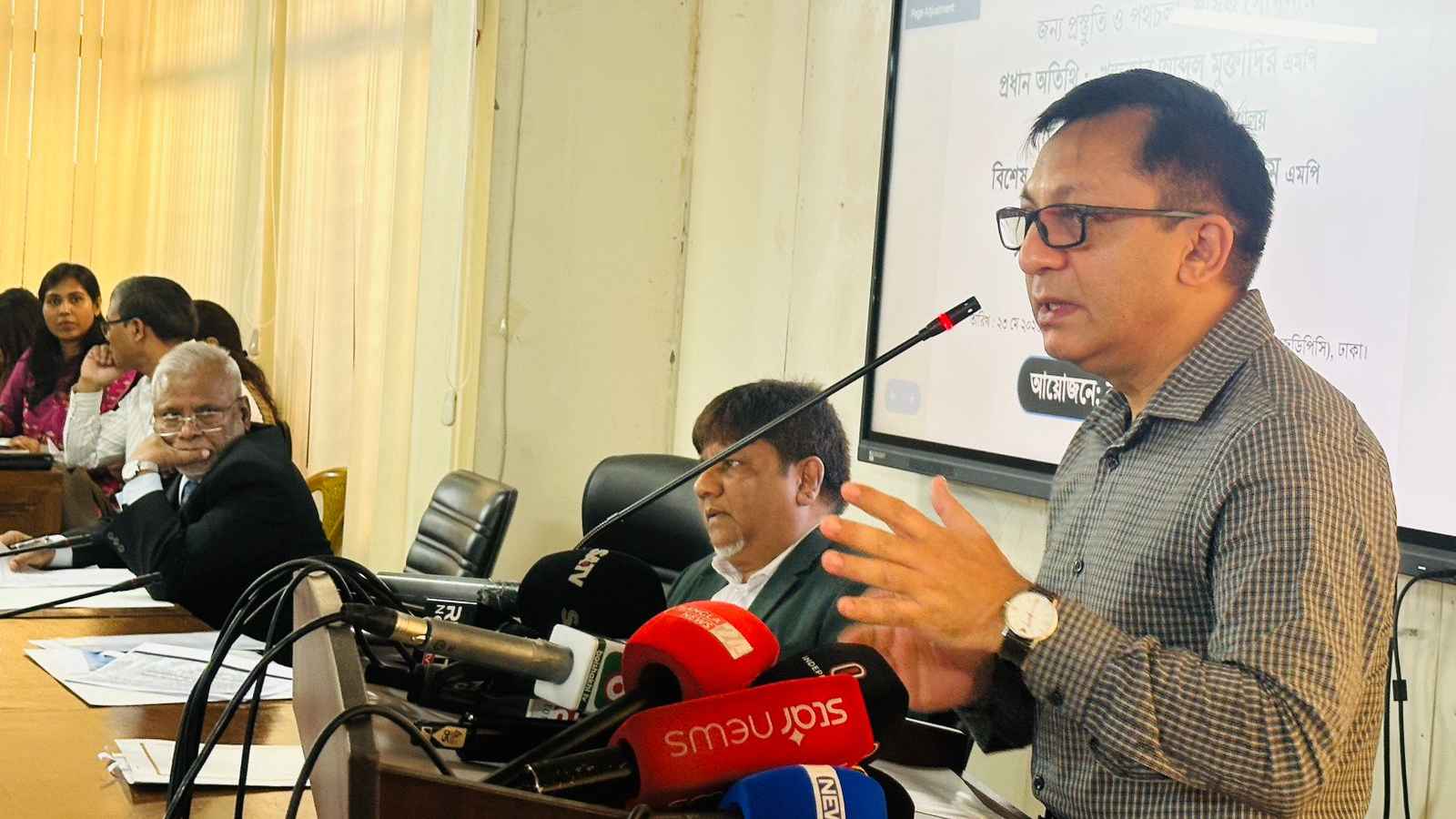 আধুনিক কারিকুলাম ছাড়া টেক্সটাইল শিক্ষায় অগ্রগতি অসম্ভব: বাণিজ্যমন্ত্রী