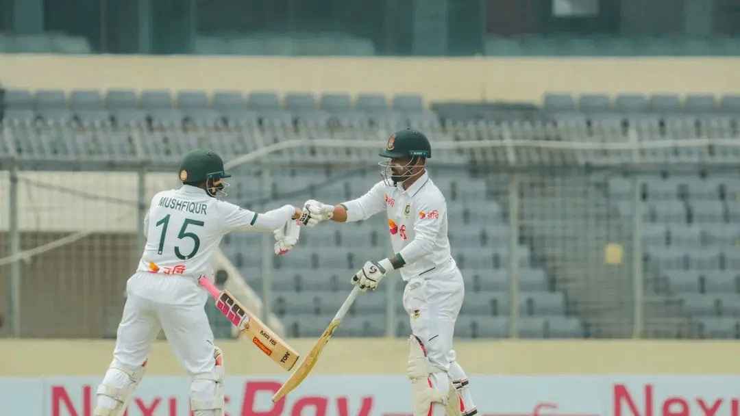 আড়াইশ ছুঁই ছুঁই লিড নিয়ে লাঞ্চে বাংলাদেশ