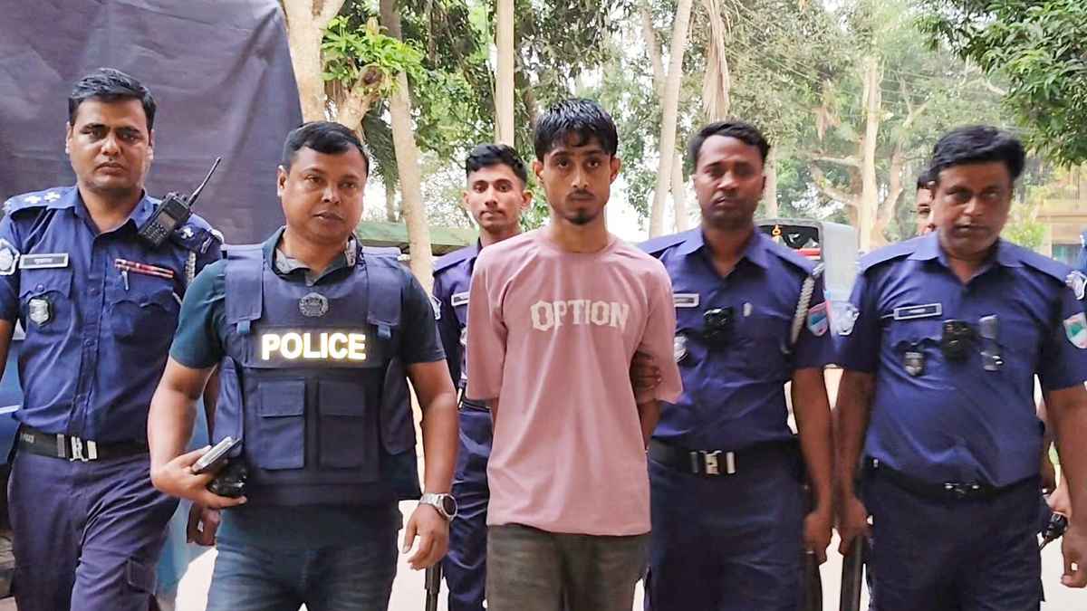 নড়াইলে স্ত্রীকে বটি দিয়ে কুপিয়ে হত্যা, স্বামী আটক