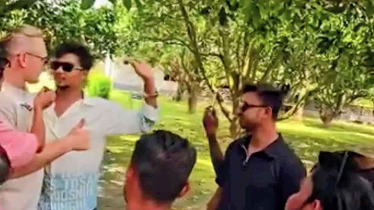 নাটোরে দুই বিদেশি নাগরিক হেনস্তার শিকার 