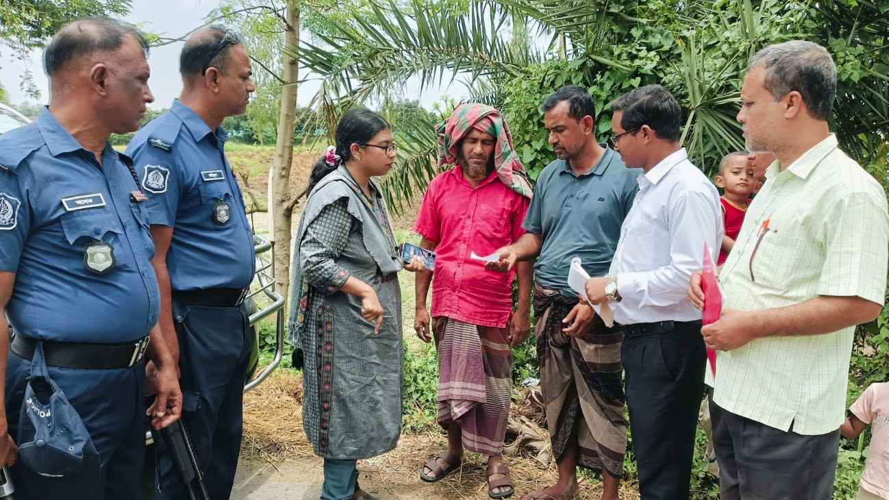 নাটোরে ফসলি জমিতে পুকুর খনন, লাখ টাকা জরিমানা