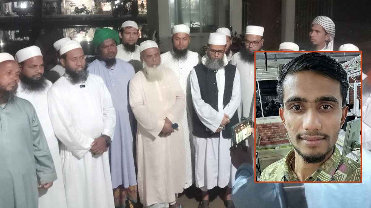 বারহাট্টায় ধর্মীয় অবমাননার অভিযোগ, গ্রেফতারের দাবিতে বিক্ষোভ