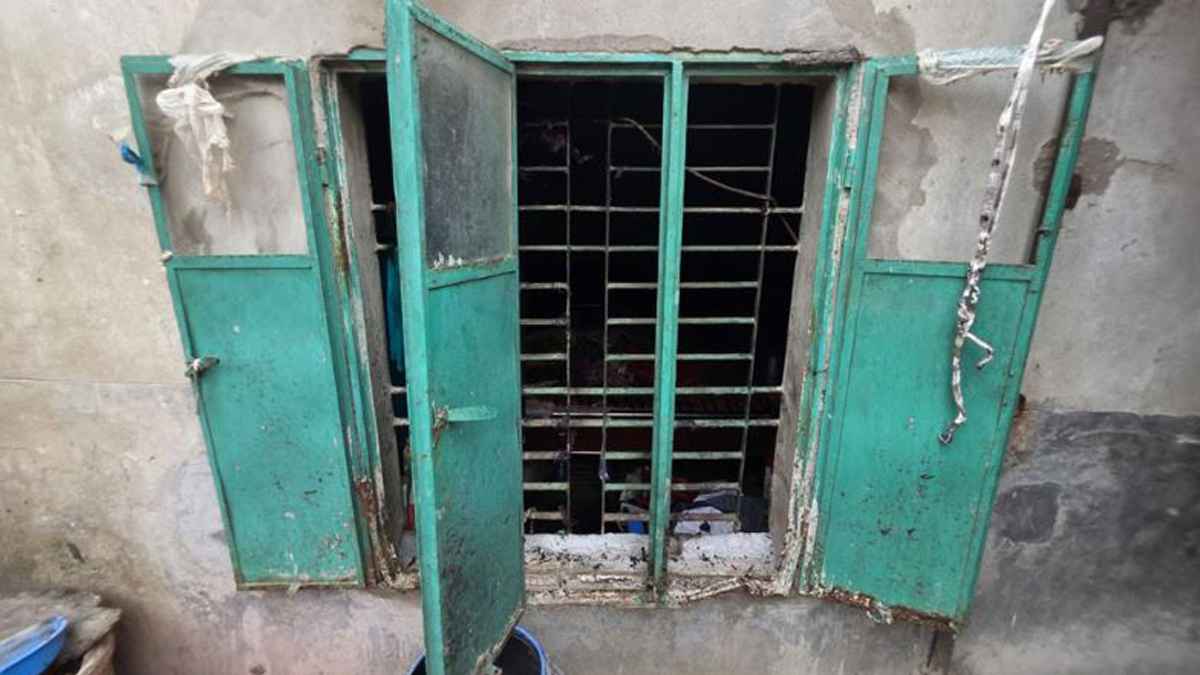 নারায়ণগঞ্জে চুলা জ্বালানোর সময় বিস্ফোরণ, একই পরিবারে দগ্ধ ৪