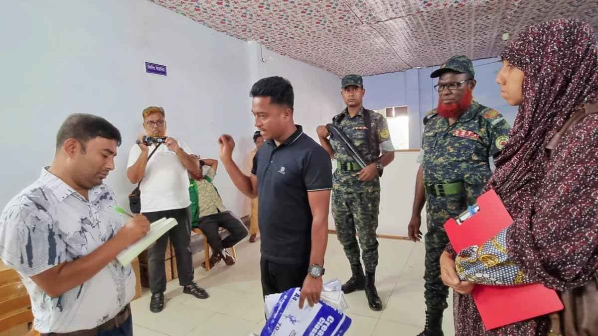 নড়াইলে সয়াবিনের বোতলে অতিরিক্ত মূল্য লেখায় জরিমানা