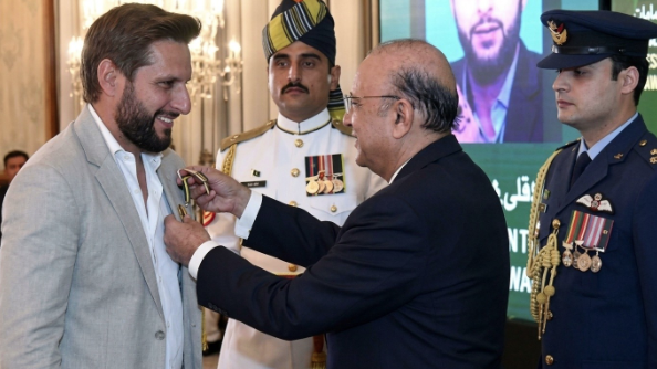 পাকিস্তানের দ্বিতীয় সর্বোচ্চ বেসামরিক সম্মাননা পেলেন আফ্রিদি