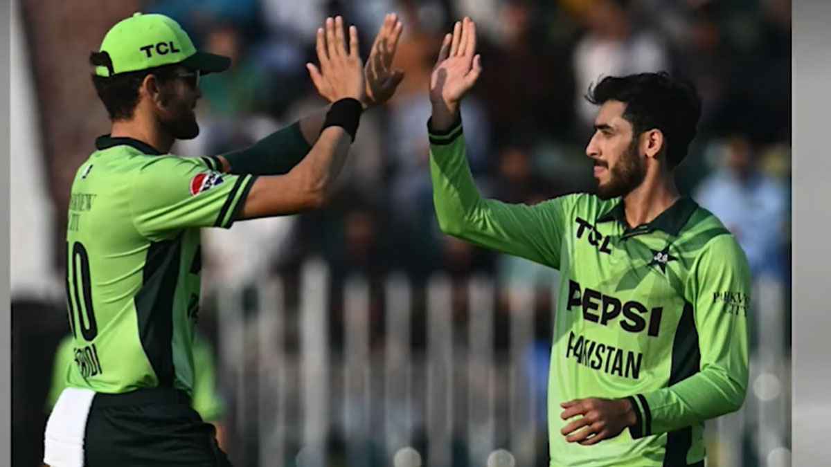 মাইলফলক ম্যাচে অস্ট্রেলিয়াকে হারিয়ে সিরিজে এগিয়ে পাকিস্তান