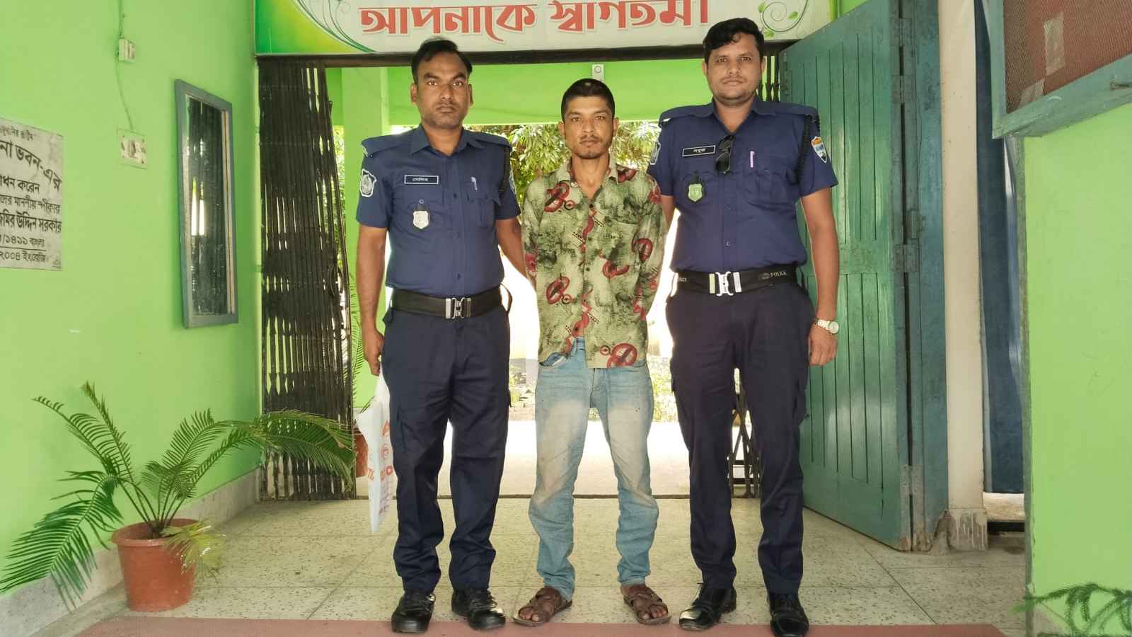 তেঁতুলিয়ায় ট্যাপেন্টাডল ট্যাবলেটসহ মাদক কারবারি গ্রেফতার