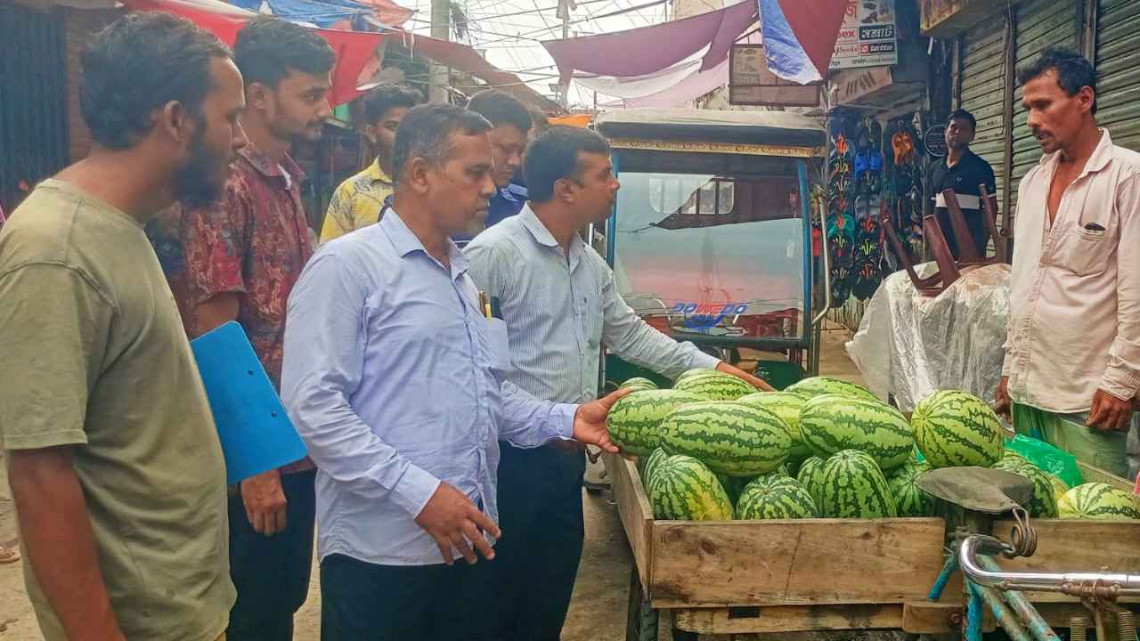 কাউখালীতে অভিযানে তিন প্রতিষ্ঠানকে জরিমানা
