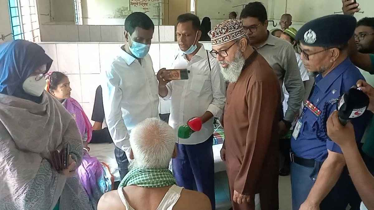 নাজিরপুর হাসপাতালে এমপির আকস্মিক পরিদর্শন
