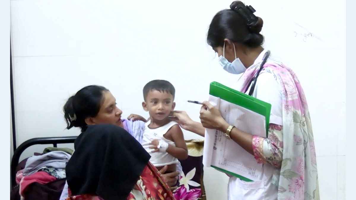 সিরাজগঞ্জে হামে আক্রান্ত প্রায় ৭০০, হাসপাতালে ভর্তি ৫৮