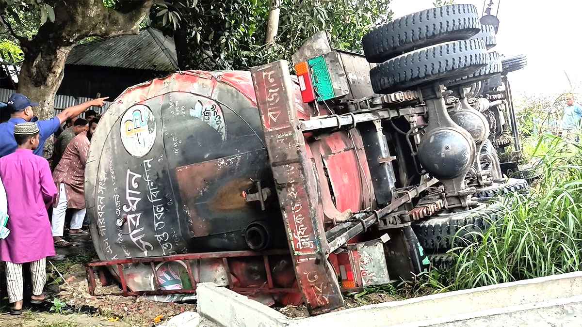 সিরাজগঞ্জে ট্রাক চাপায় গৃহবধূ নিহত, গাড়ি জব্দ