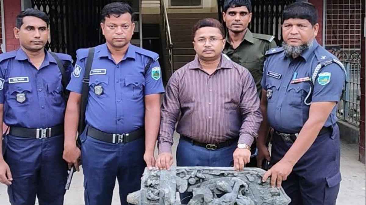 পুকুর খননে মিলল কষ্টি পাথরের বিষ্ণু মূর্তি
