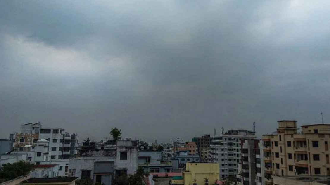 তপ্ত শহরে মেঘের ভেলা