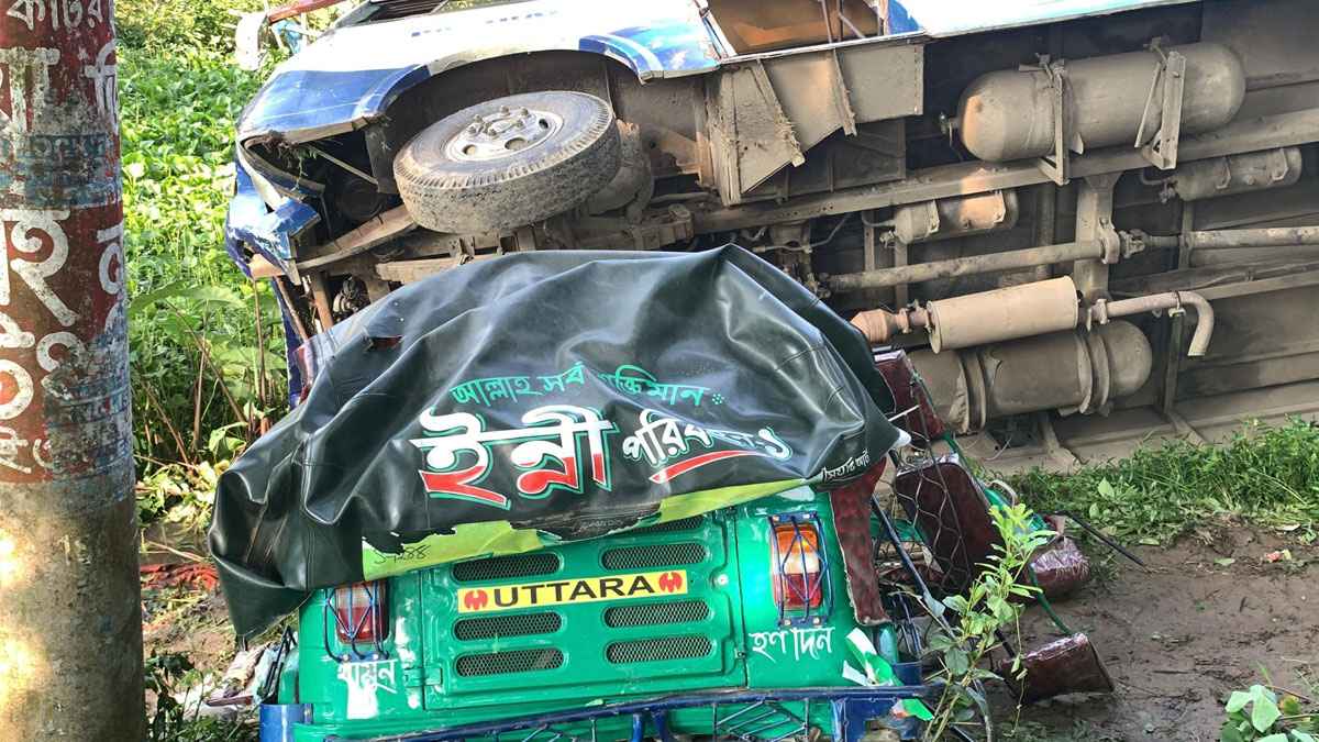 সুনামগঞ্জে বাস-সিএনজি সংঘর্ষে নিহত ২