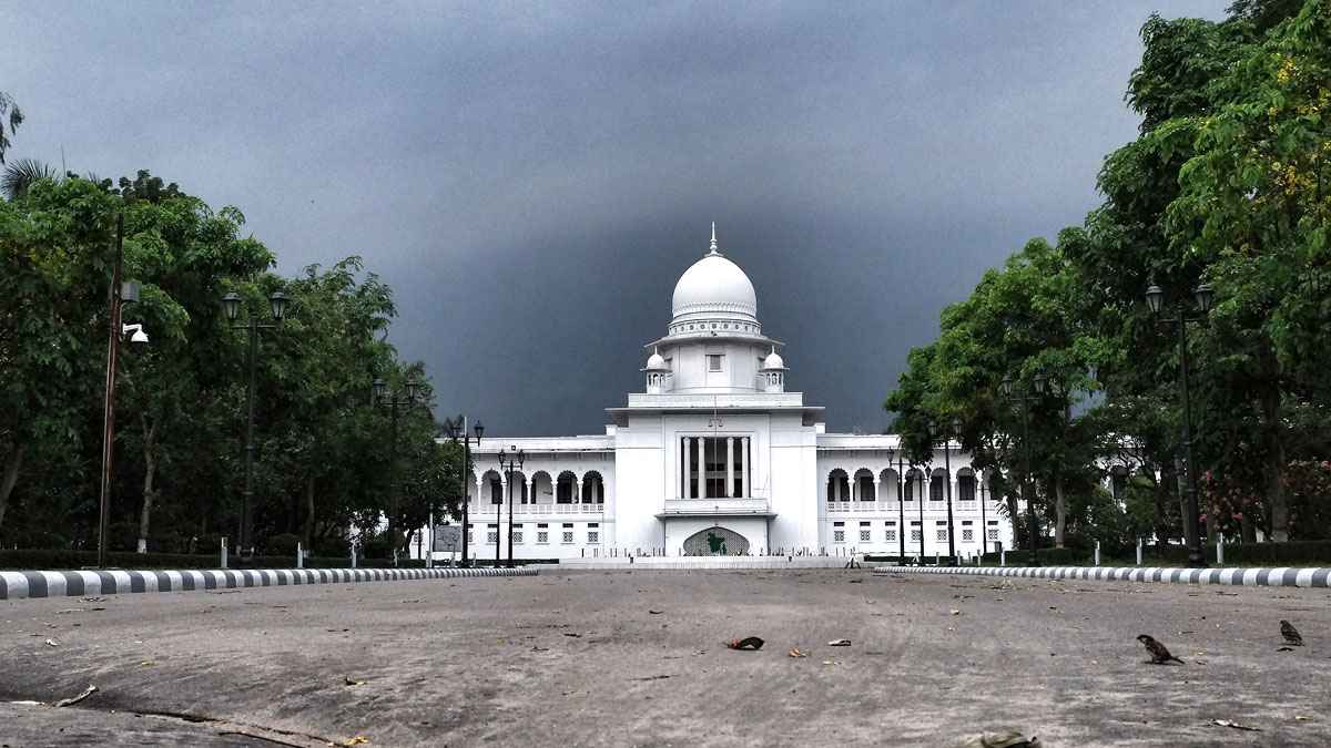 সুপ্রিম কোর্ট সচিবালয় বিলুপ্ত, ১৫ কর্মকর্তা আইন মন্ত্রণালয়ে