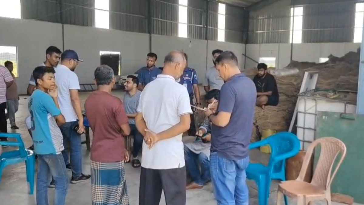নাটোরে জুট মিলে ডাকাতি, ৮৩ লাখ টাকার মালামাল লুট